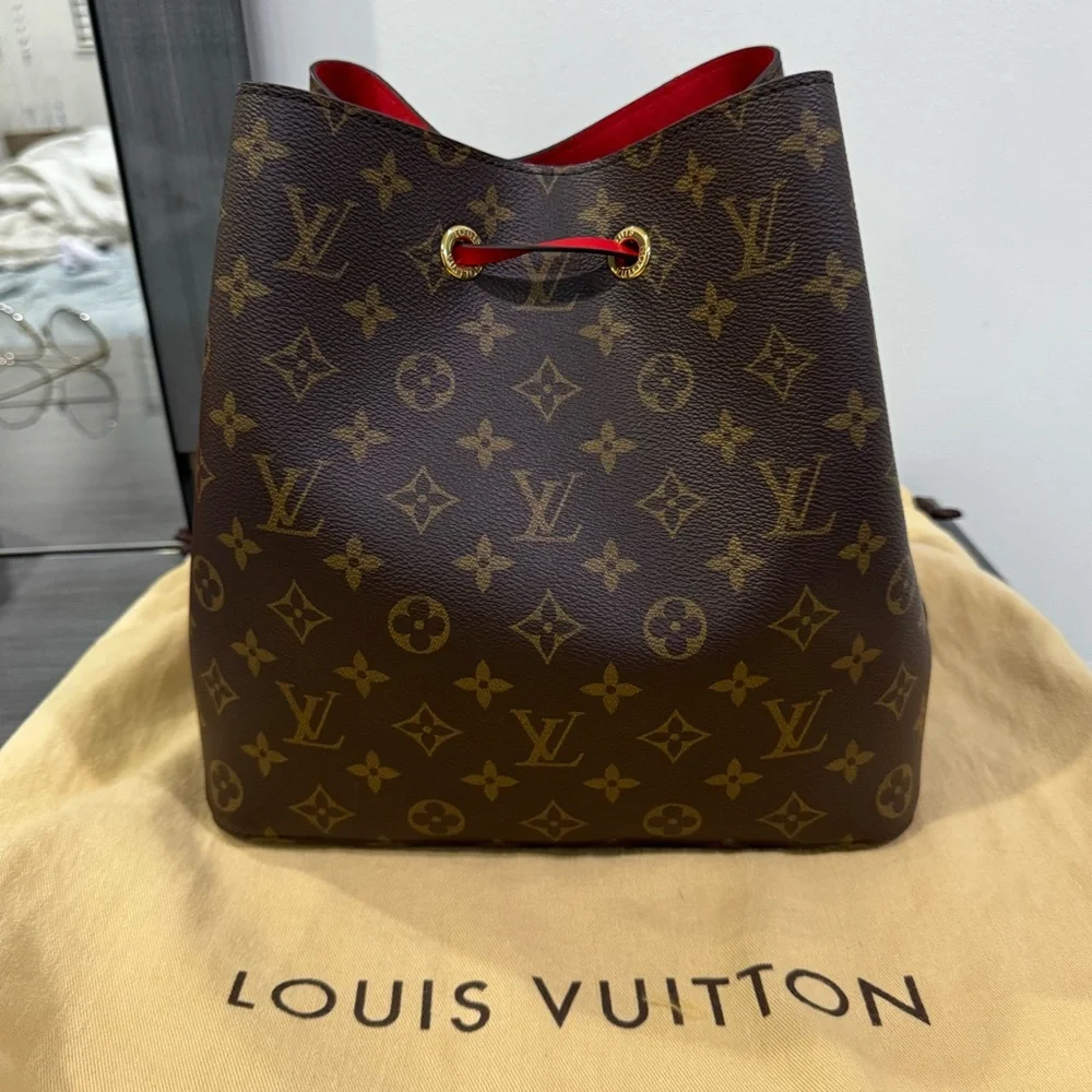 Noé Noé bucket bag excellent I only used it 3 times light new prístine - Picture 7 of 8